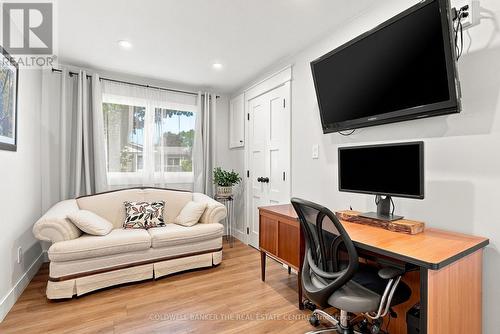 22 Western Avenue, Innisfil, ON - Indoor Photo Showing Office