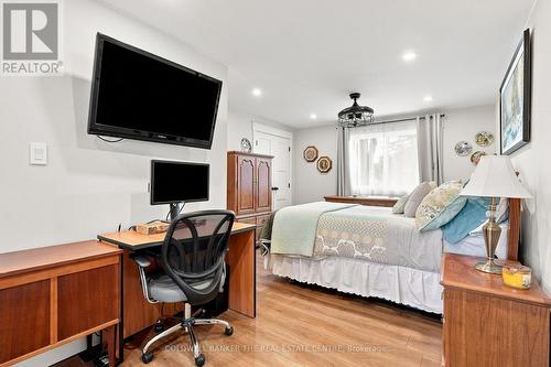 22 Western Avenue, Innisfil, ON - Indoor Photo Showing Bedroom