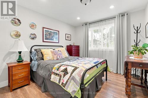 22 Western Avenue, Innisfil, ON - Indoor Photo Showing Bedroom