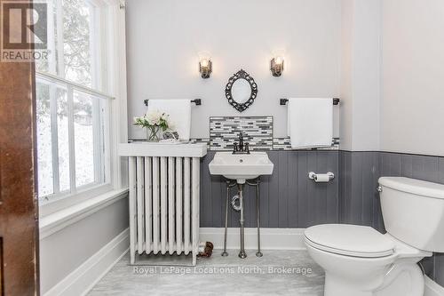 29 Tecumseth Street, Orillia, ON - Indoor Photo Showing Bathroom