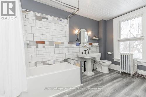 29 Tecumseth Street, Orillia, ON - Indoor Photo Showing Bathroom
