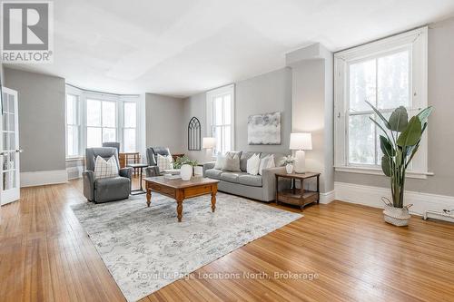 29 Tecumseth Street, Orillia, ON - Indoor Photo Showing Living Room