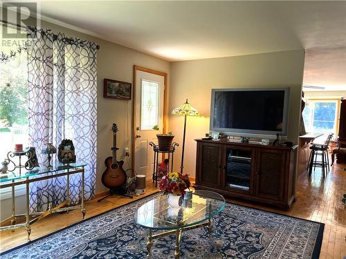 1469 Munro Road, Markstay-Warren, ON - Indoor Photo Showing Living Room