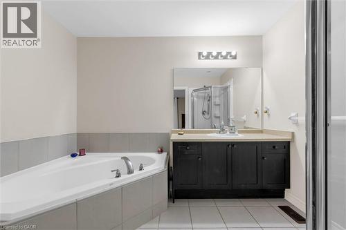 370 Stonehenge Drive Unit# 13, Ancaster, ON - Indoor Photo Showing Bathroom