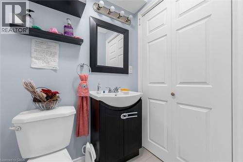 370 Stonehenge Drive Unit# 13, Ancaster, ON - Indoor Photo Showing Bathroom
