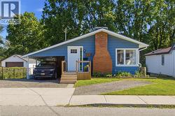 434 HENRY Street Woodstock, ON N4S 1X1