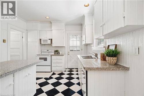 25 W Suffolk Street W, Guelph, ON - Indoor Photo Showing Kitchen With Double Sink