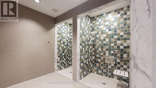 913 - 10 Gatineau Drive, Vaughan, ON - Indoor Photo Showing Bathroom
