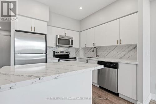 602 - 1638 Bloor Street W, Toronto, ON - Indoor Photo Showing Kitchen With Stainless Steel Kitchen