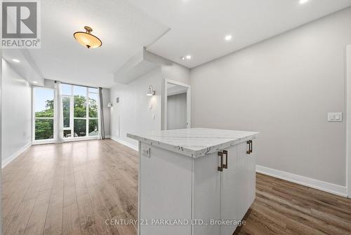 602 - 1638 Bloor Street W, Toronto, ON - Indoor Photo Showing Other Room