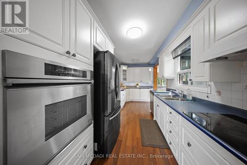 2640 Canberra Road, Mississauga, ON - Indoor Photo Showing Kitchen With Double Sink