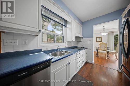 2640 Canberra Road, Mississauga, ON - Indoor Photo Showing Kitchen With Double Sink