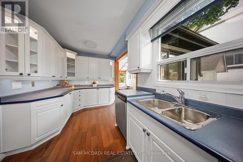 2640 Canberra Road, Mississauga, ON - Indoor Photo Showing Kitchen With Double Sink