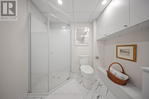 2640 Canberra Road, Mississauga, ON - Indoor Photo Showing Bathroom