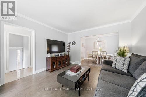 188 Queens Avenue, Toronto, ON - Indoor Photo Showing Living Room