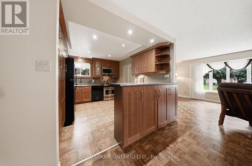 3157 Palmer Drive, Burlington, ON - Indoor Photo Showing Kitchen