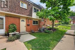 50 - 125 BONAVENTURE DRIVE  Hamilton, ON L9C 5Y9