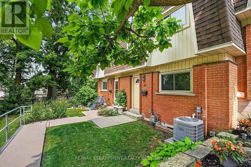 50 - 125 Bonaventure Drive, Hamilton, ON - Outdoor
