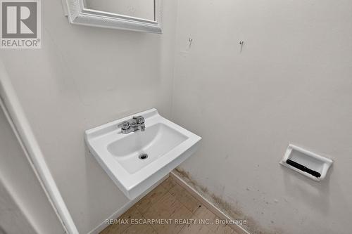 50 - 125 Bonaventure Drive, Hamilton, ON - Indoor