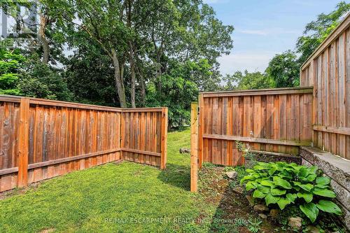 50 - 125 Bonaventure Drive, Hamilton, ON - Outdoor