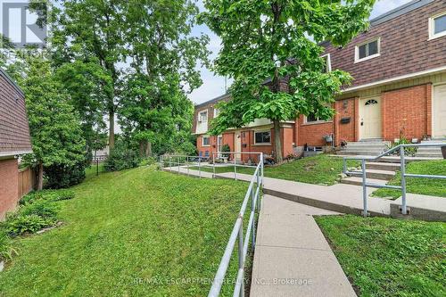 50 - 125 Bonaventure Drive, Hamilton, ON - Outdoor With Exterior
