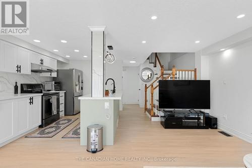 43 Cotton Grass St Street, Kitchener, ON - Indoor Photo Showing Kitchen