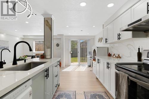 43 Cotton Grass St Street, Kitchener, ON - Indoor Photo Showing Kitchen With Upgraded Kitchen