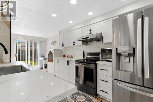 43 Cotton Grass St Street, Kitchener, ON - Indoor Photo Showing Kitchen