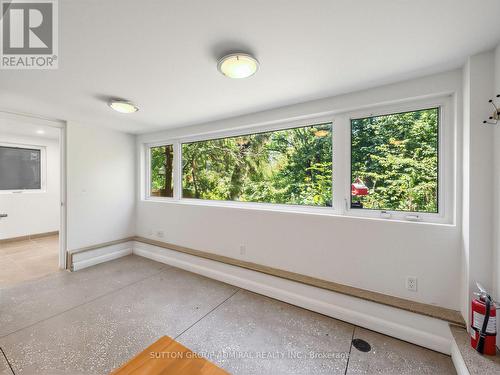 Heated floors - 246 Ellis Avenue, Toronto, ON - Indoor Photo Showing Other Room