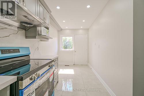 125 - 6466 Finch Avenue W, Toronto, ON - Indoor Photo Showing Kitchen
