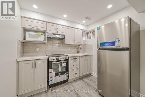 125 - 6466 Finch Avenue W, Toronto, ON - Indoor Photo Showing Kitchen
