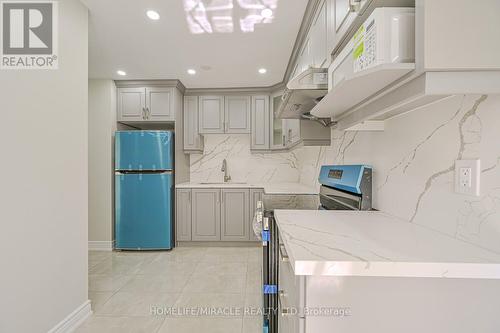 125 - 6466 Finch Avenue W, Toronto, ON - Indoor Photo Showing Kitchen