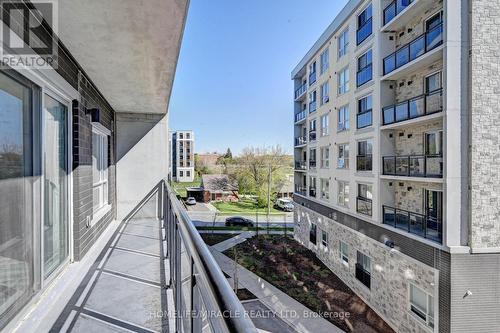 209F - 275 Larch Street, Waterloo, ON - Outdoor