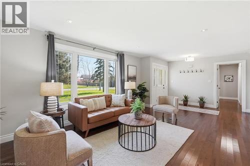 133 New Lakeshore Road, Port Dover, ON - Indoor Photo Showing Living Room