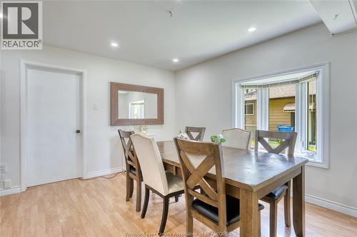 12437 St Thomas, Tecumseh, ON - Indoor Photo Showing Dining Room