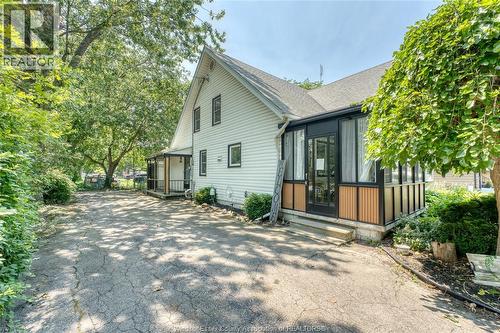 12437 St Thomas, Tecumseh, ON - Outdoor