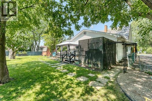 12437 St Thomas, Tecumseh, ON - Outdoor