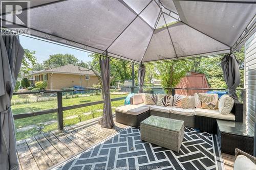12437 St Thomas, Tecumseh, ON - Outdoor With Exterior