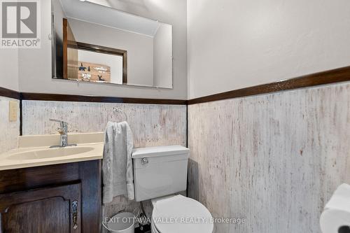 1292 Green Lake Road, North Algona Wilberforce, ON - Indoor Photo Showing Bathroom