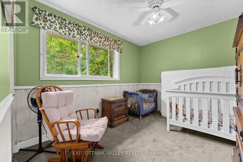 1292 Green Lake Road, North Algona Wilberforce, ON - Indoor Photo Showing Bedroom