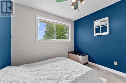 1292 Green Lake Road, North Algona Wilberforce, ON - Indoor Photo Showing Bedroom