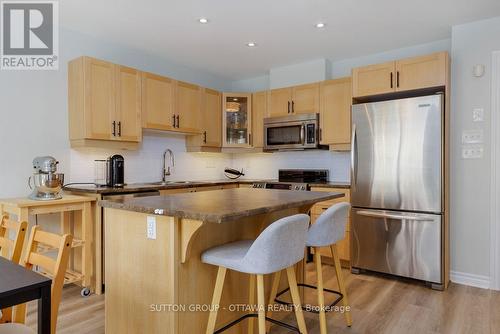 2719 Grand Canal Street, Ottawa, ON - Indoor Photo Showing Kitchen With Stainless Steel Kitchen