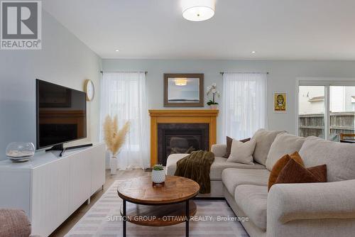 2719 Grand Canal Street, Ottawa, ON - Indoor Photo Showing Living Room With Fireplace