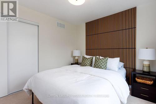 2719 Grand Canal Street, Ottawa, ON - Indoor Photo Showing Bedroom
