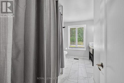1830 Rollin Road, Clarence-Rockland, ON - Indoor Photo Showing Bathroom