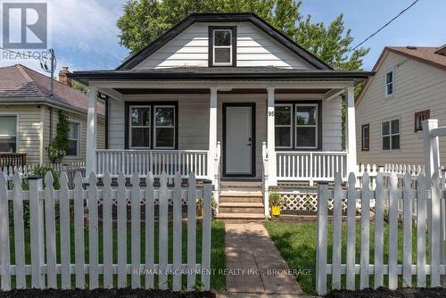 95 Chetwood Street, St. Catharines (Western Hill), ON - Outdoor With Facade