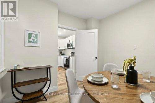 95 Chetwood Street, St. Catharines (Western Hill), ON - Indoor Photo Showing Dining Room