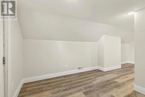 95 Chetwood Street, St. Catharines (Western Hill), ON - Indoor Photo Showing Other Room