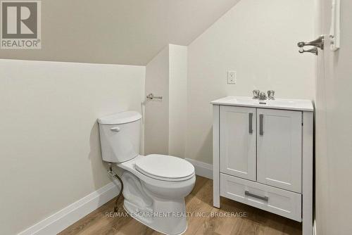 95 Chetwood Street, St. Catharines (Western Hill), ON - Indoor Photo Showing Bathroom
