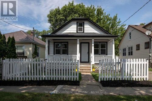 95 Chetwood Street, St. Catharines (Western Hill), ON - Outdoor With Deck Patio Veranda With Facade
